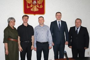 В администрации поздравили двух новых почётных доноров