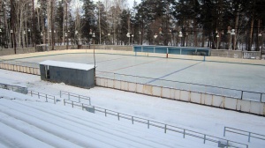 Заливка хоккейного корта на стадионе им. Ю.А. Гагарина: выбор снежинцев