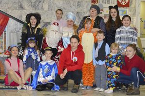 Новогодняя ёлка для лучших читателей