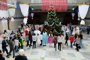 Новогодние елки для детей-сирот и детей, оставшихся без попечения родителей и детей с ограниченными возможностями здоровья