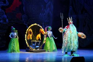 100 юных снежинцев посетили Рождественскую елку Губернатора