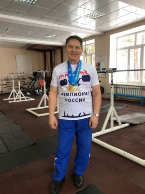 Серебряный призёр чемпионата России и лучший тяжелоатлет
