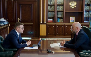 Алексей Текслер и Сергей Обертас в ходе встречи обсудили вопросы организации на Южном Урале Общероссийского голосования по вопросу одобрения изменений в Конституцию 
России