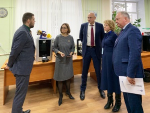 Министр образования и науки региона А.И. Кузнецов посетил Снежинский физико-технический институт НИЯУ МИФ