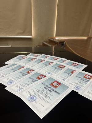 Специалисты сферы безопасности труда предприятий города были награждены благодарственными 
письмами администрации Снежинского городского округа, в связи с празднованием Всемирного дня 
охраны труда.